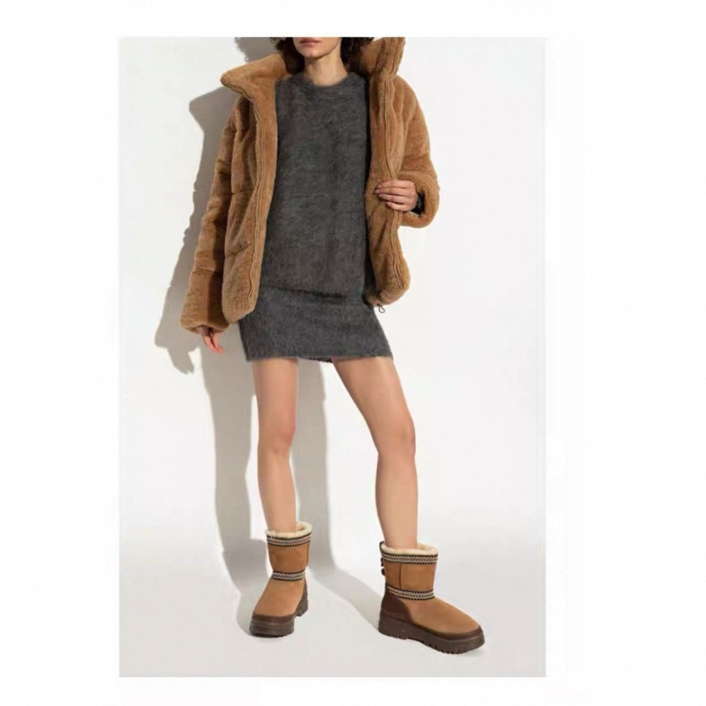 UGG trail-gazer mini boots size 8 NO box